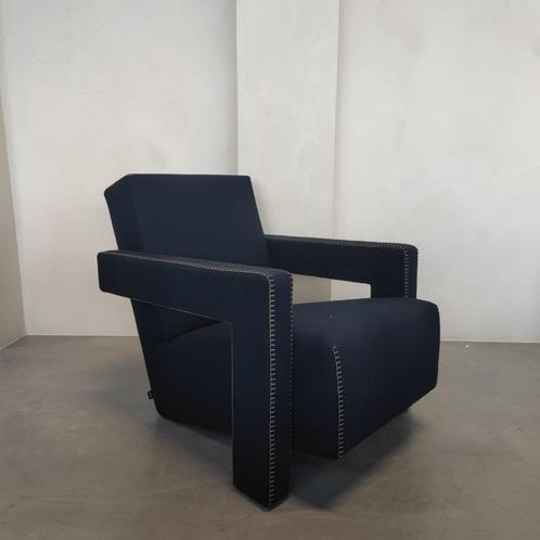 Cassina Utrecht chair, Huis en Inrichting, Zetels | Zetels, Nieuw, Overige maten, Minder dan 150 cm, 75 tot 100 cm, Stof, Ophalen of Verzenden