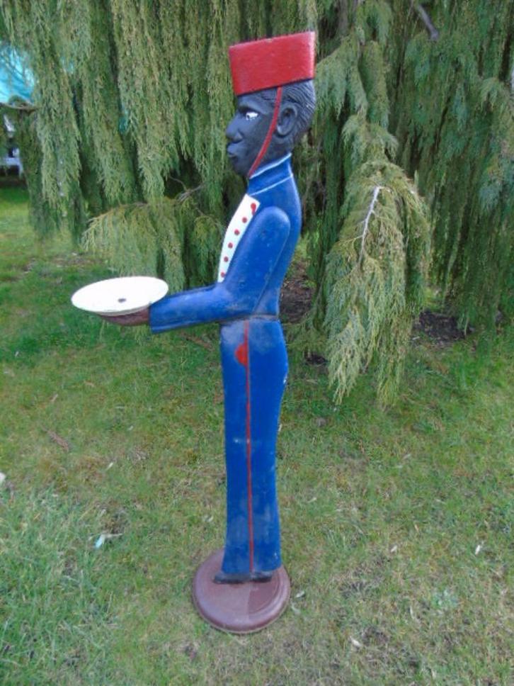 Standbeeld, een zwarte gietijzeren kleur, bediende, bellboy, Tuin en Terras, Tuinbeelden, Gebruikt, Mensenbeeld, Metaal, Ophalen