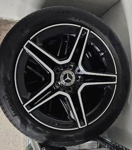 1 STUK Originele 5 spaaks AMG velg 18" + Pirelli, Auto-onderdelen, Banden en Velgen, Banden en Velgen, 18 inch, 275 mm, Ophalen of Verzenden