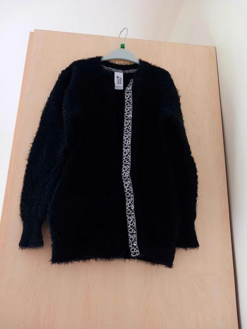 Zwart vestje met onzichtbare sluiting maat 122/128, Enfants & Bébés, Vêtements enfant | Taille 122, Comme neuf, Fille, Pull ou Veste