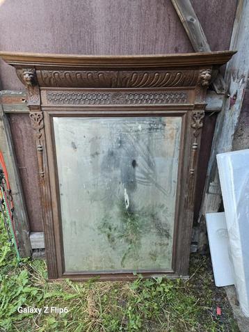 Miroir à tête de lion  beschikbaar voor biedingen