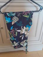 2 zomerbroeken, Ophalen, Zo goed als nieuw, Maat 42/44 (L)