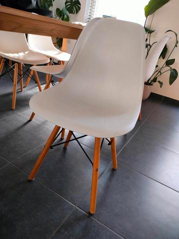 Eetkamerstoelen 6. In goede staat. In Mechelen. beschikbaar voor biedingen