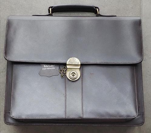 Aktetas, Handtassen en Accessoires, Tassen | Schooltassen, Zo goed als nieuw, Aktetas of Boekentas, 40 tot 50 cm, 30 tot 40 cm