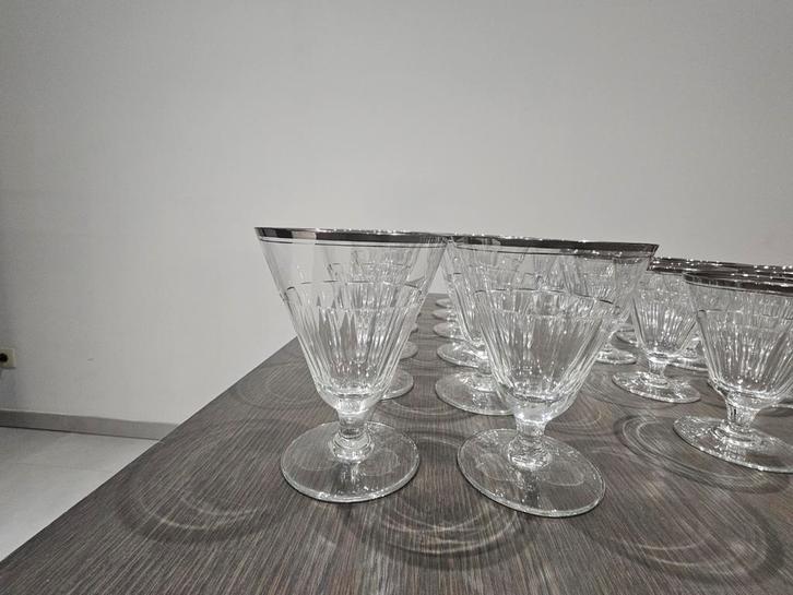 Service de verres ancien style Art déco – cristal pressé – 4, Collections, Verres & Petits Verres, Comme neuf, Autres types, Enlèvement