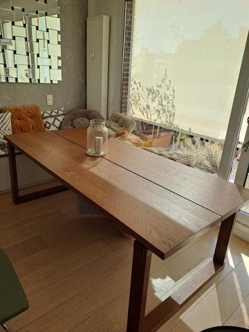 Eikenfineerde eettafel min. 6 pers. IKEA beschikbaar voor biedingen