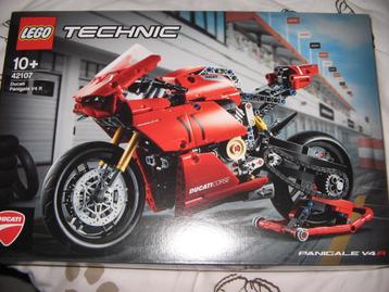 3 nieuwe lego technic dozen van voertuigen beschikbaar voor biedingen