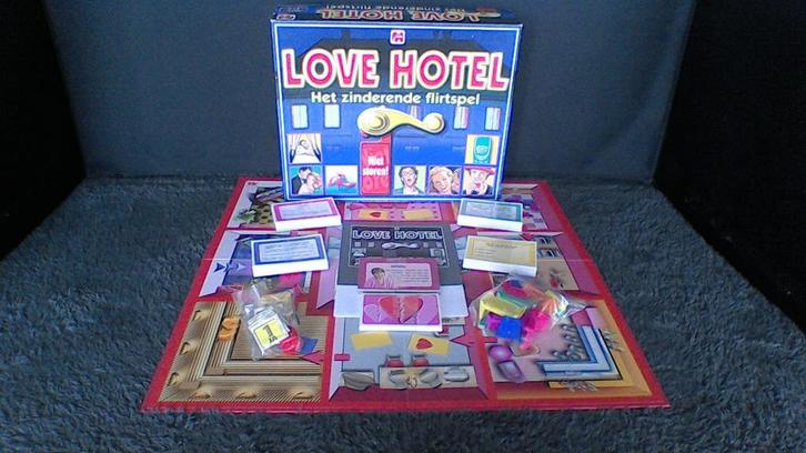 STOPZETTING VERZAMELING Love hotel, Hobby en Vrije tijd, Gezelschapsspellen | Bordspellen, Gebruikt, Ophalen of Verzenden