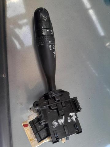 SUZUKI SWIFT bedieningselementen voor koplamp/richtingaanwij beschikbaar voor biedingen