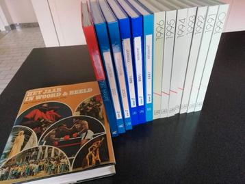 Serie jaarboeken van 1990-2002, als nieuw  beschikbaar voor biedingen