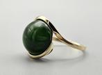 Gouden Vintage ring met edelsteen jade. 2024/97., Handtassen en Accessoires, Antieke sieraden, Ophalen of Verzenden, Goud, Ring
