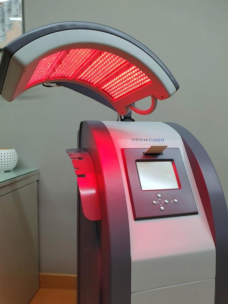 PDT licht en zuurstof gelaatsverzorging, Handtassen en Accessoires, Uiterlijk | Gezichtsverzorging, Gebruikt, Verzorging, Gehele gezicht