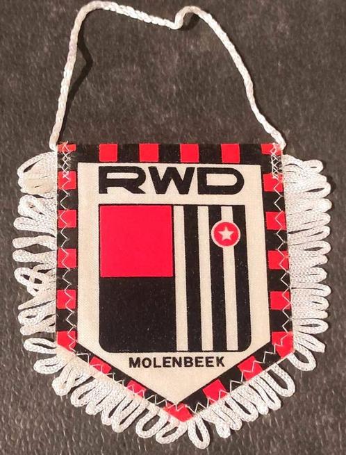 RWD Molenbeek RWDM 1980s mooie vintage voetbal vaandel, Verzamelen, Sportartikelen en Voetbal, Zo goed als nieuw, Vaantje of Sjaal