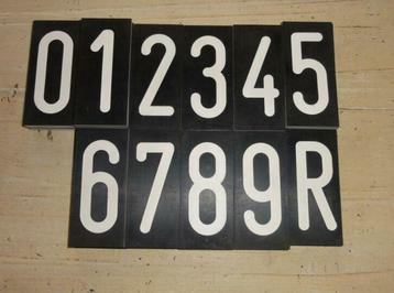 kunststof cijfers / getallen, alleen 0 en R nog beschikbaar beschikbaar voor biedingen