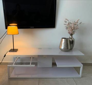 Glazen tv meubel beschikbaar voor biedingen