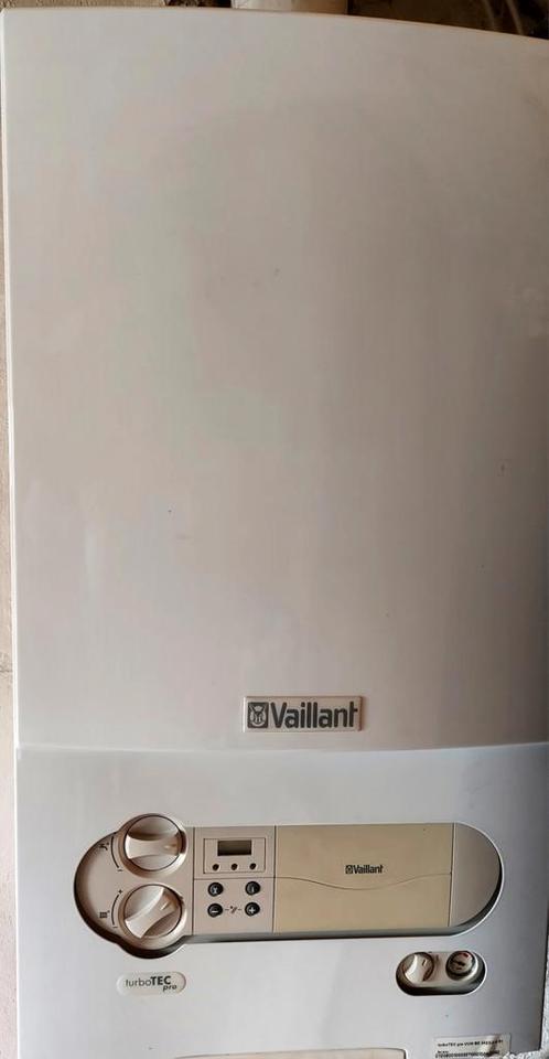 Vaillant TurboTec Pro 242/3-3 H R1-ketel, Doe-het-zelf en Bouw, Chauffageketels en Boilers, Gebruikt, Ophalen