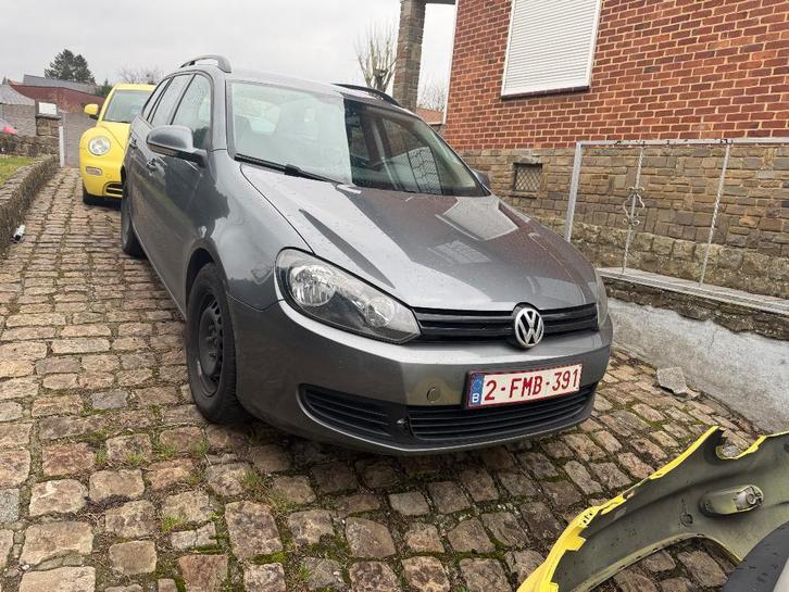 À vendre golf 6 break à réparer !, Autos, Volkswagen, Particulier, Golf, Diesel, Euro 5, Break, 5 portes, Boîte manuelle, Argent ou Gris
