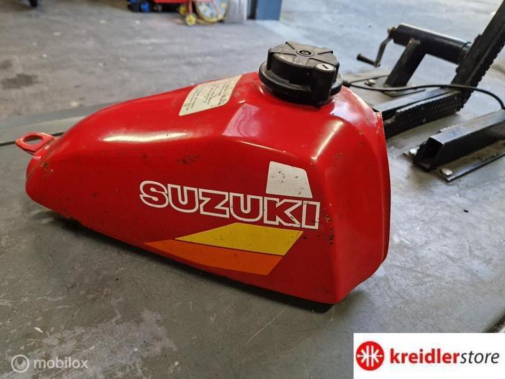 Suzuki TS50 tank schoon van binnen 1 deuk, Fietsen en Brommers, Brommeronderdelen | Oldtimers, Gebruikt, Ophalen of Verzenden