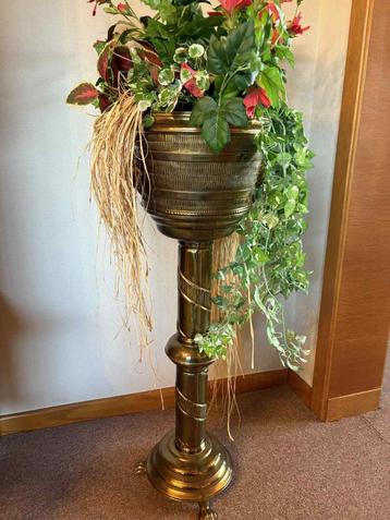 Messing plantenzuil beschikbaar voor biedingen