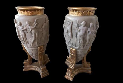 paar gipsen vazen met vrouwenmotief., Antiquités & Art, Antiquités | Vases, Enlèvement