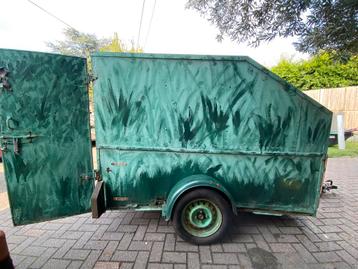 Gesloten aanhangwagen 750kg beschikbaar voor biedingen