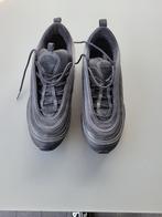 Nike sportschoenen, Sport en Fitness, Ophalen, Zo goed als nieuw