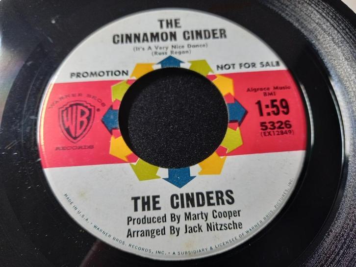 The Cinders ‎– The Cinnamon Cinder " Pop Rock 1962 ", Cd's en Dvd's, Vinyl Singles, Zo goed als nieuw, Single, Pop, 7 inch, Ophalen of Verzenden