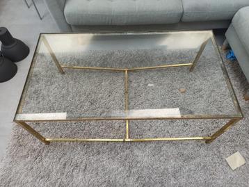 Gouden salontafel met glas  beschikbaar voor biedingen