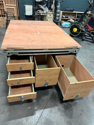 Kampeerbox / flightcase beschikbaar voor biedingen