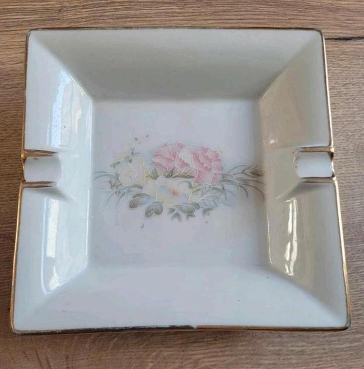 Vintage porseleinen asbakken  : Limoges ( 2 stuks), Verzamelen, Porselein, Kristal en Bestek, Zo goed als nieuw, Ophalen of Verzenden