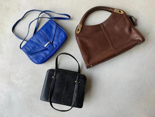 2 hele oude handtassen en 1 meer recente met vintage-look, Handtassen en Accessoires, Tassen | Damestassen, Gebruikt, Handtas