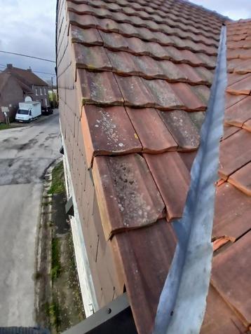 Gezocht: Monier kantpannen beschikbaar voor biedingen