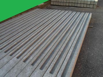 betonpalen schutting beton palen antraciet platen planken disponible aux enchères