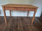 Oude boerentafel met lade en gedraaide poten. Oude tafel, Ophalen, Gebruikt