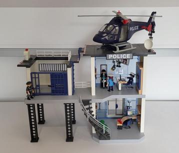 Politiebureau, -helikopter en bank (Playmobil) beschikbaar voor biedingen