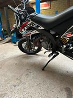 Derbi Senda DRD X-Treme 50 SM, Fietsen en Brommers, Brommers | Derbi, Ophalen, 6 versnellingen, Gebruikt, Klasse B (45 km/u)