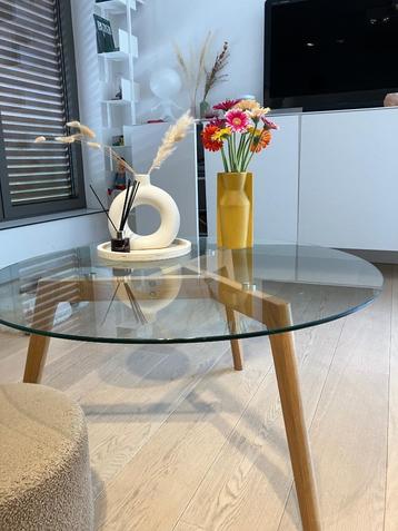 Salontafel glas met houten onderstel beschikbaar voor biedingen