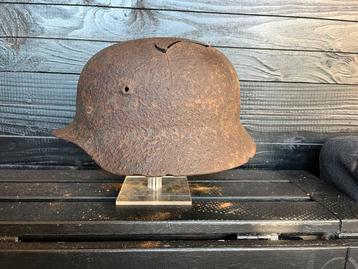 Duitse helm beschikbaar voor biedingen