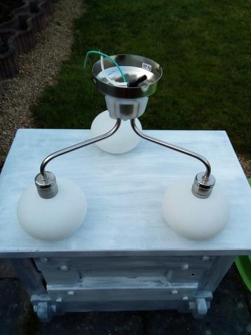 1 x Ikea plafondlamp om 3 witte bollen op te hangen beschikbaar voor biedingen