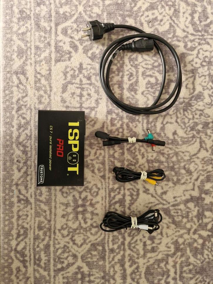 Alimentation pour pédale d'effet, Muziek en Instrumenten, Effecten, Zo goed als nieuw, Ophalen of Verzenden