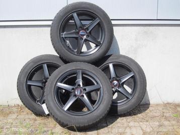 Zo goed als nieuw 205/60/R16 Pirelli winterbanden op lichtme beschikbaar voor biedingen