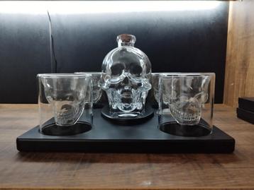 Skulls whisky glazenset disponible aux enchères