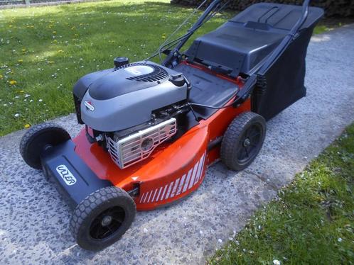tondeuse Auto Tractée 53 cm Moteur B&S de 5CV, Tuin en Terras, Grasmaaiers, Zo goed als nieuw, Benzine-grasmaaier, 50 cm of meer