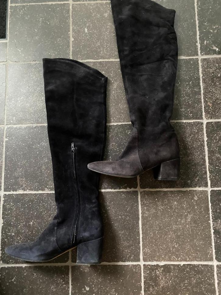 SCAPA zwarte daim overkneelaarzen - 39, Kleding | Dames, Schoenen, Zo goed als nieuw, Hoge laarzen, Zwart, Ophalen of Verzenden