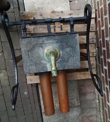 Prachtige pomp in arduin uit 1750, Enlèvement