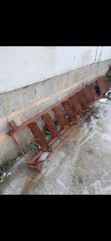 Escalier  beschikbaar voor biedingen