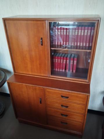 Différents meubles anciens  beschikbaar voor biedingen