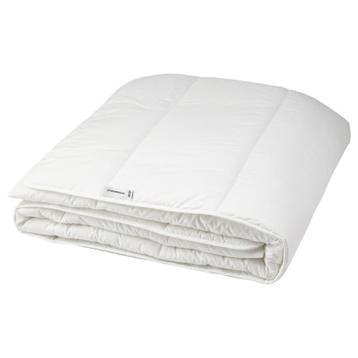 Warm duvet beschikbaar voor biedingen