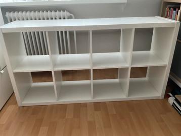 Te koop kallax kast. beschikbaar voor biedingen