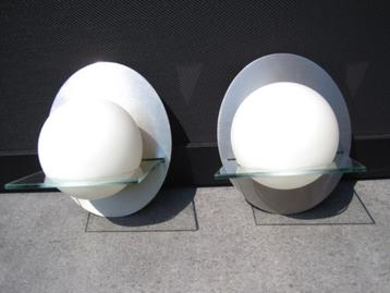 Set van 2 wandlampen inox met glas en melkglazen bol beschikbaar voor biedingen